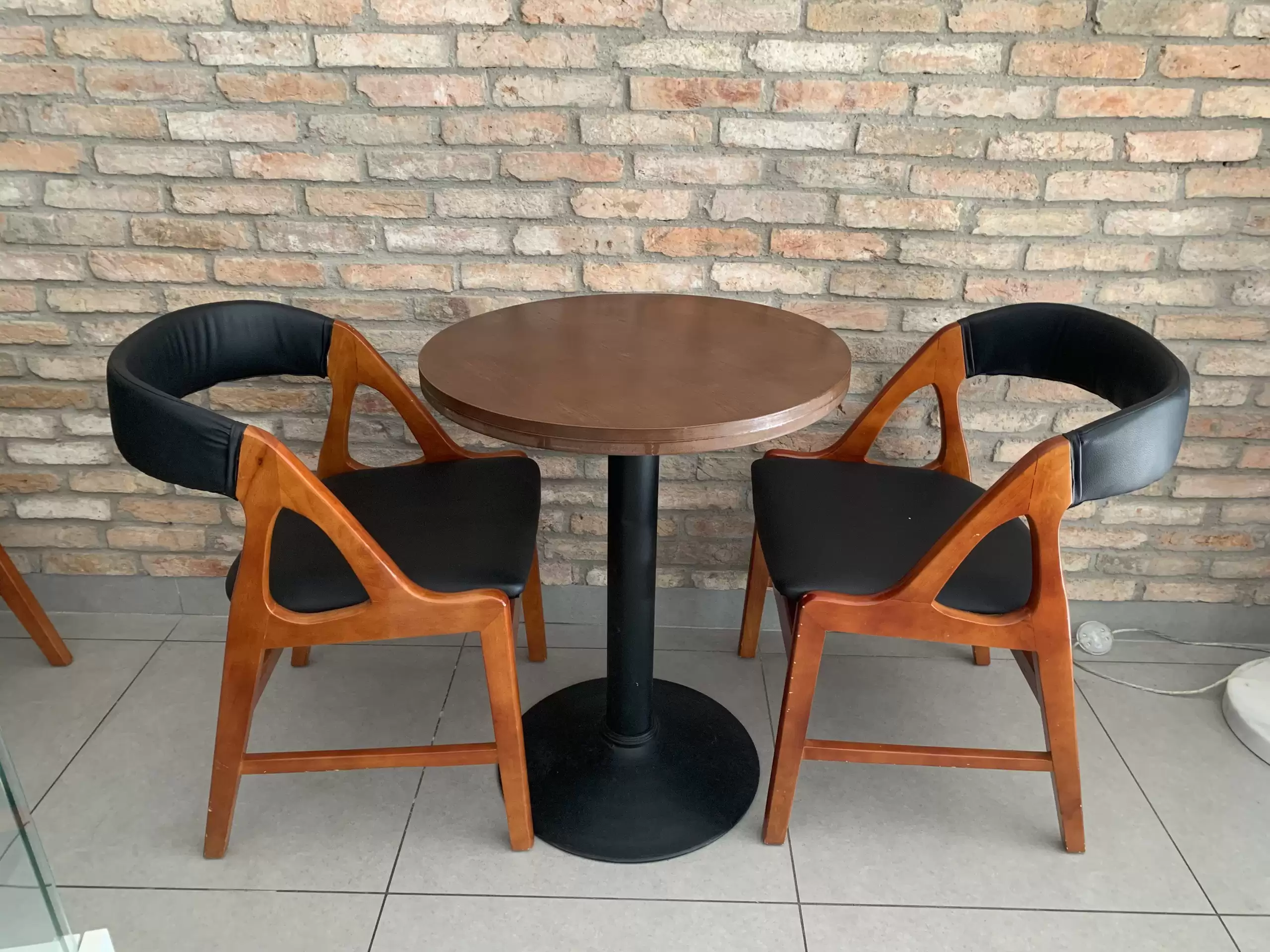1 Bàn + 2 ghế cafe giá rẻ thanh lý SP0010223