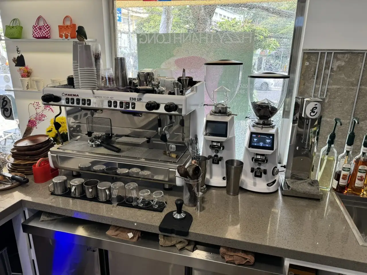Cam kết của AnDa3s khi thực hiện thu mua đồ cũ quán cafe là đảm bảo sự chuyên nghiệp.