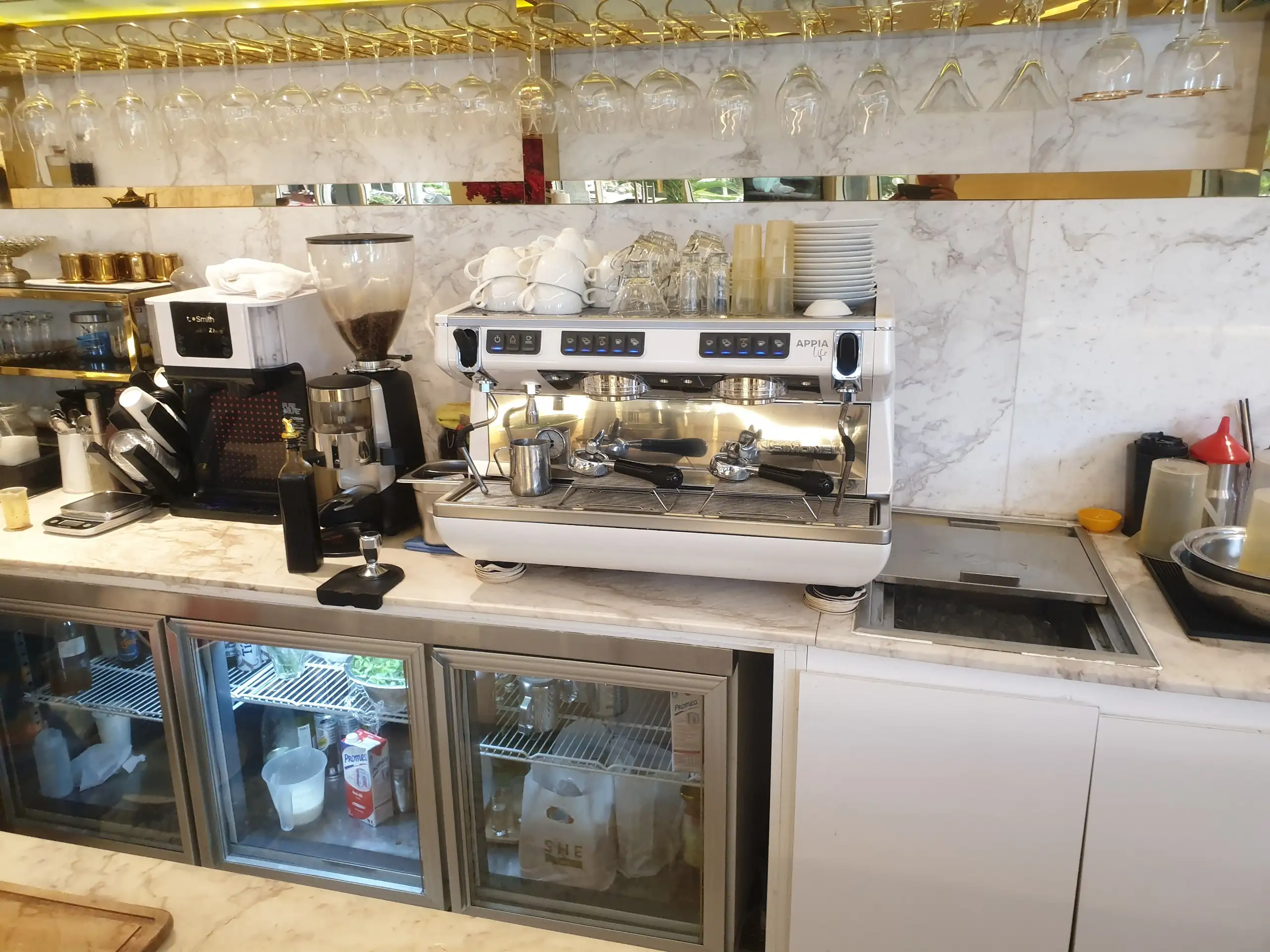 AnDa3s nhận thanh lý đồ dùng quán cafe.