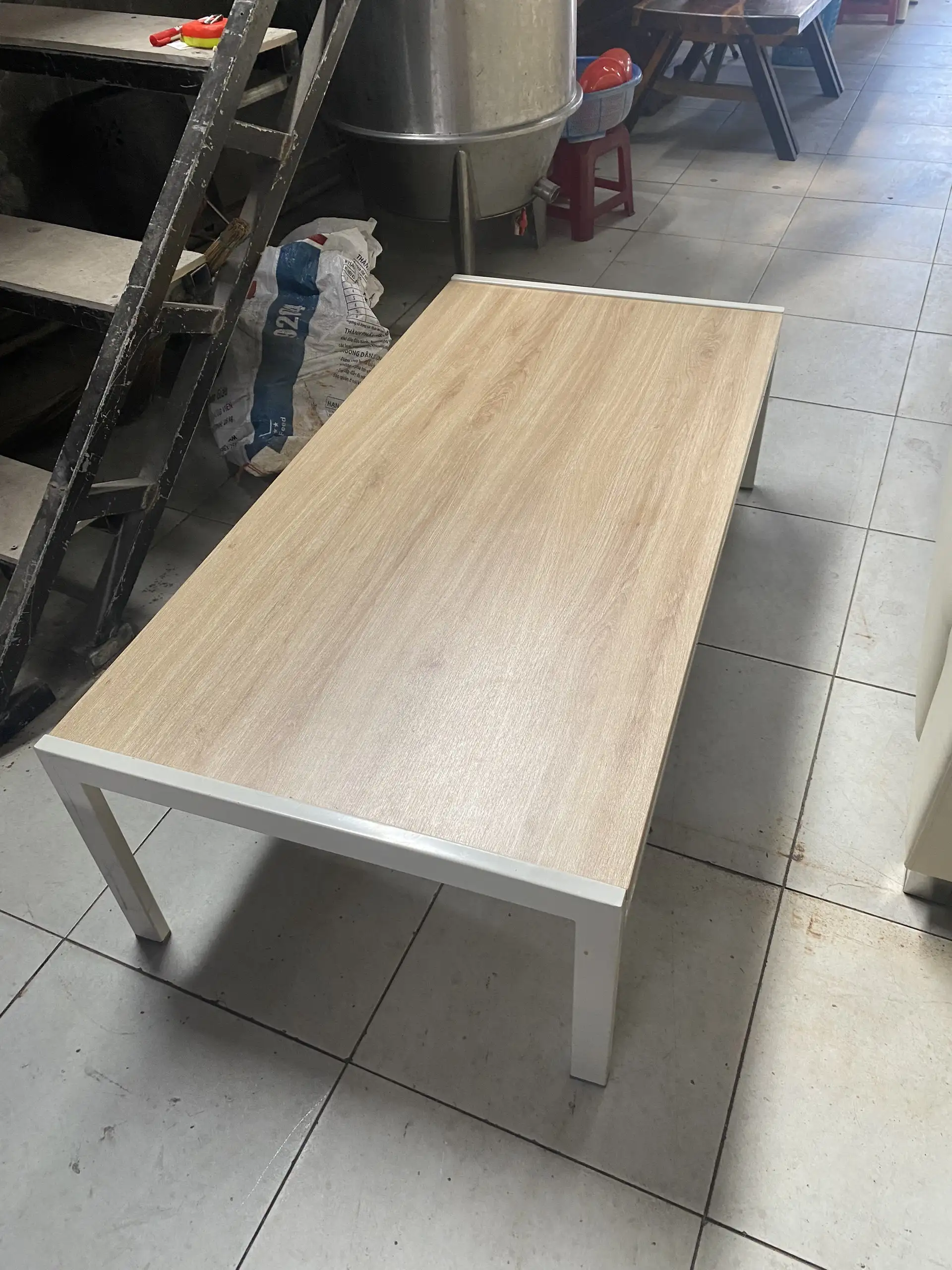 Bàn chân sắt mặt gỗ SP001034