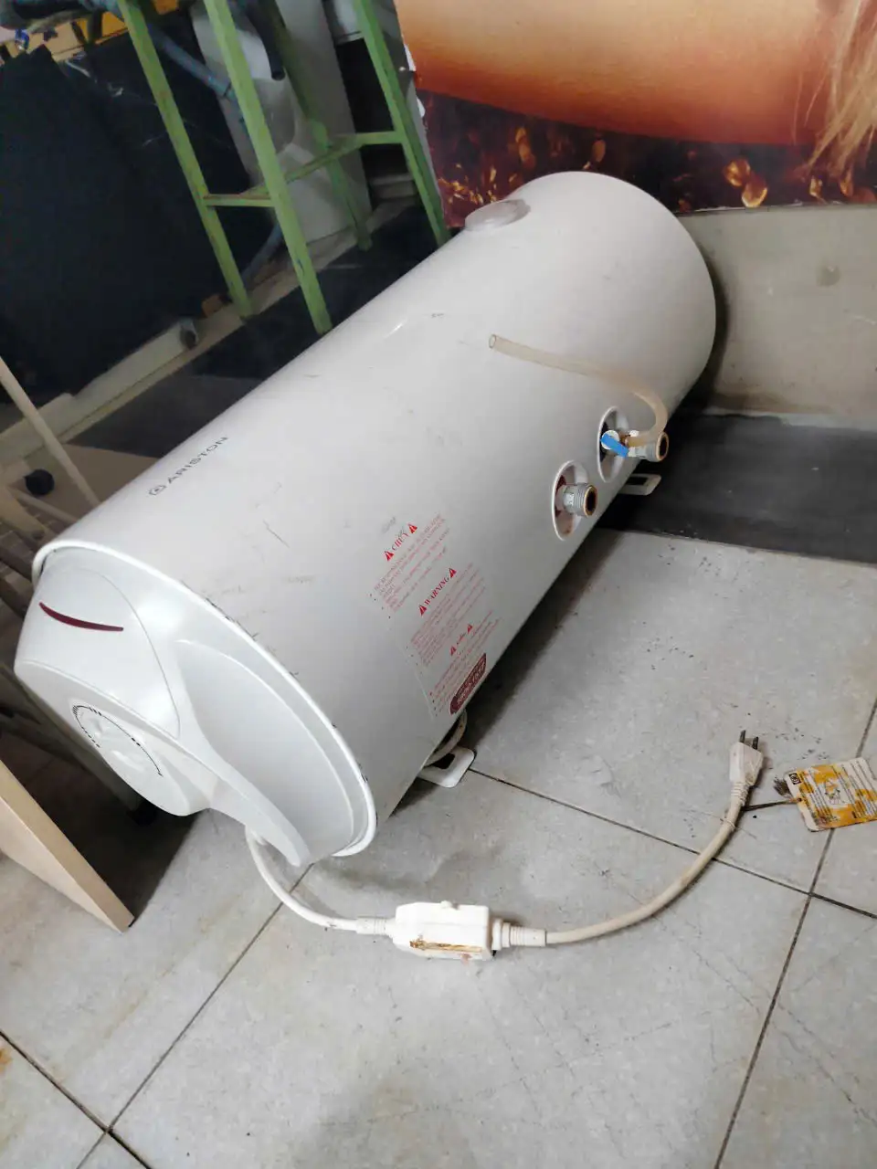 Máy nước nóng lạnh Ariston SP001125