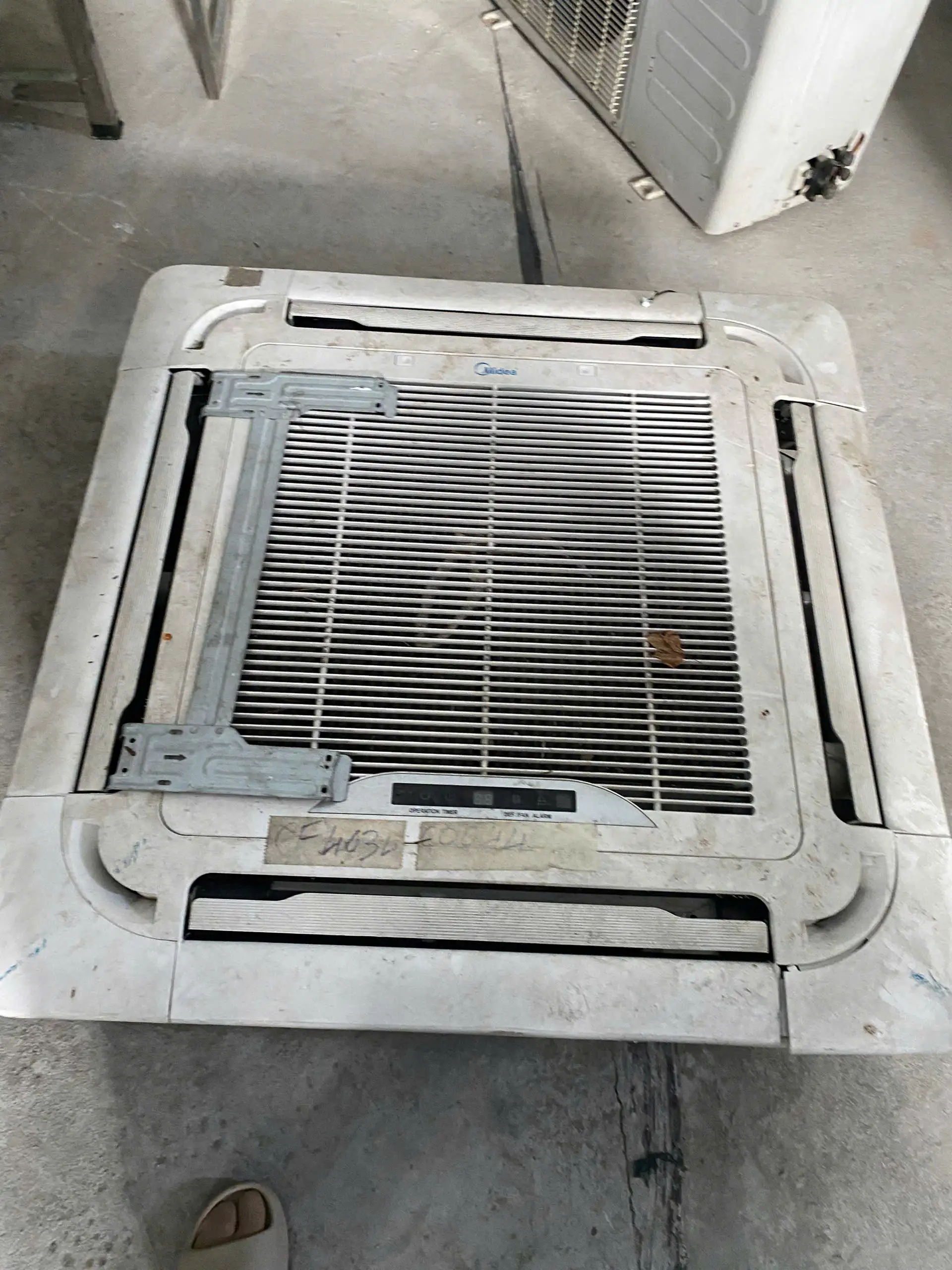 Máy lạnh âm trần Midea MCD-50CRN1 – 5HP SP001275