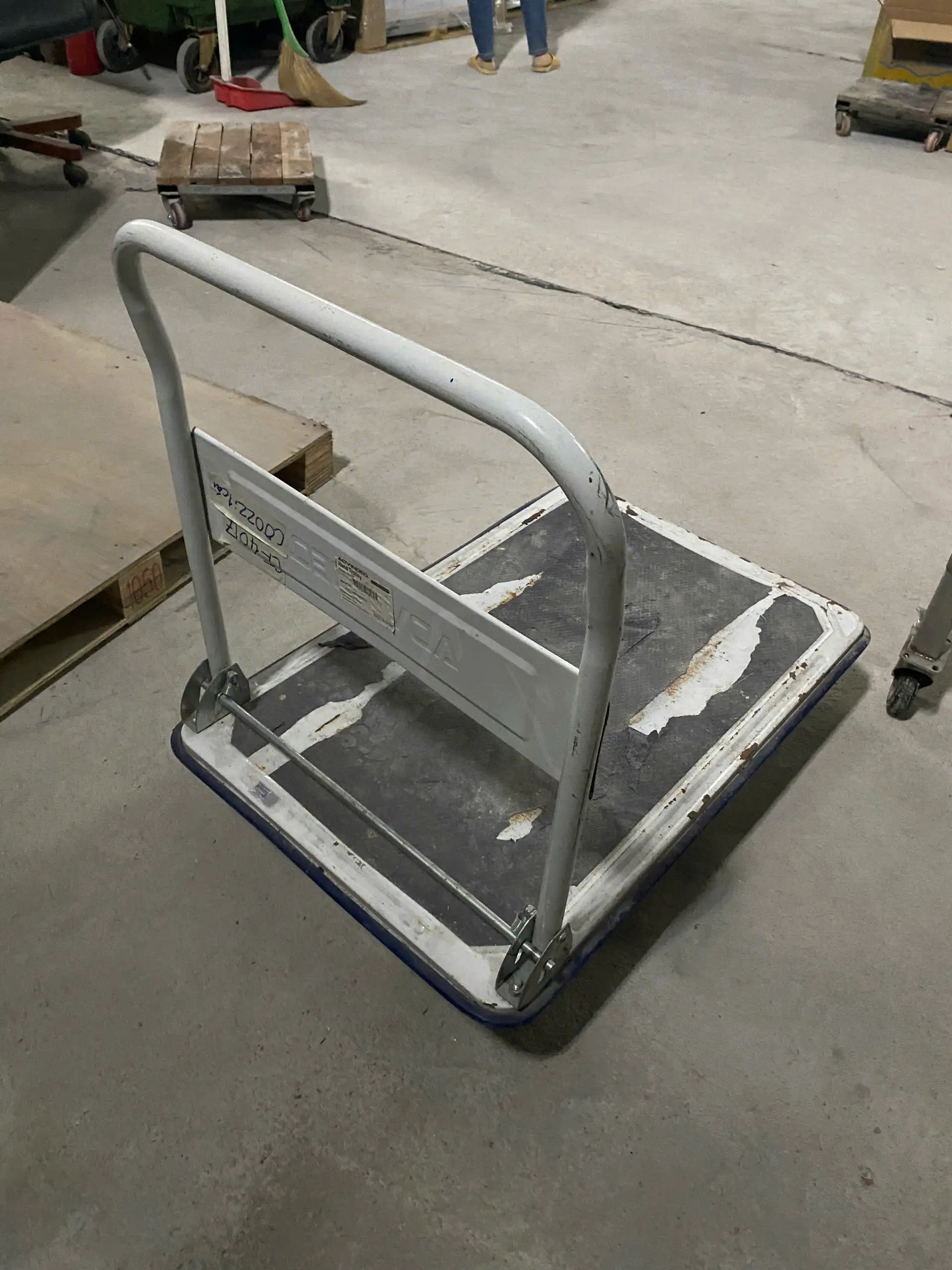 Xe kéo hàng ADVINDEQ TL-300 SP001289